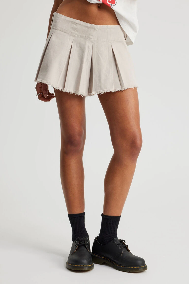 Miss 2000 S Lowrise Twill Pleated Skirt