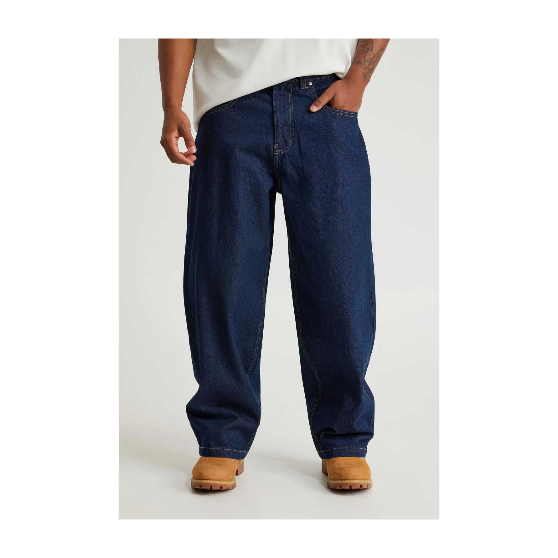 Authentics Semi-Barrel Jean